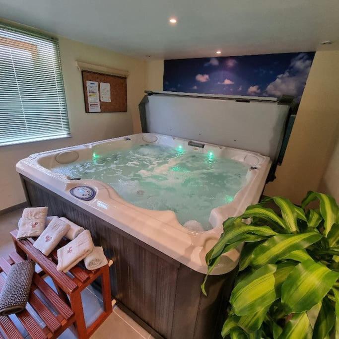 Gite Eglantine 2 A 6 Personnes Avec Spa Et Salle De Jeux Dans La Residence Ventron Eksteriør billede