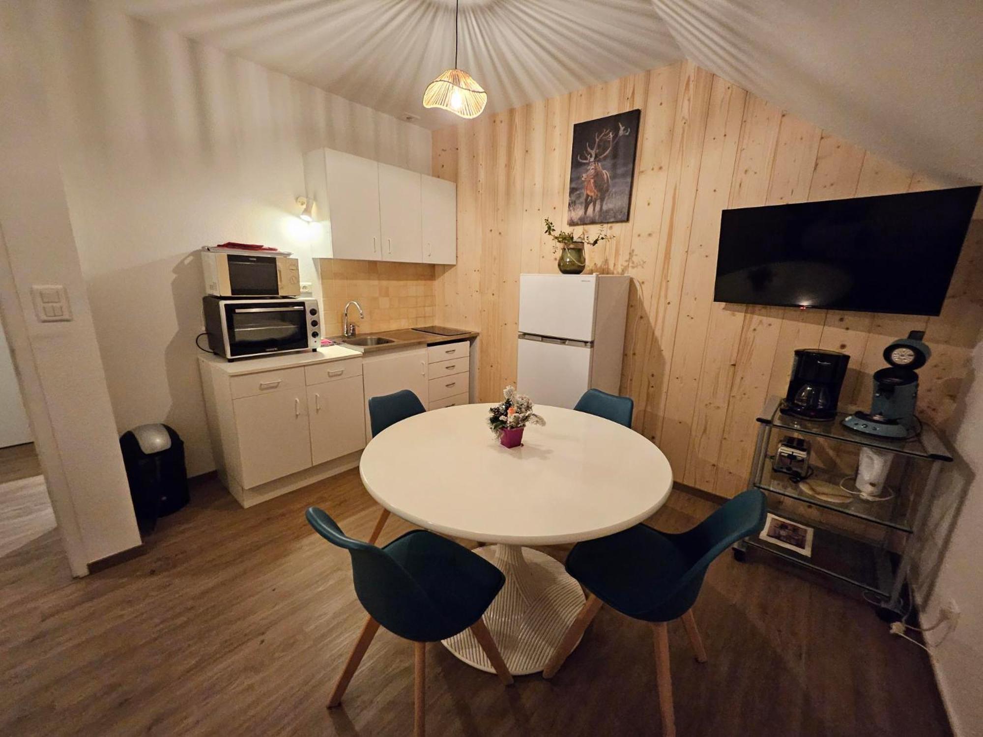 Gite Eglantine 2 A 6 Personnes Avec Spa Et Salle De Jeux Dans La Residence Ventron Eksteriør billede